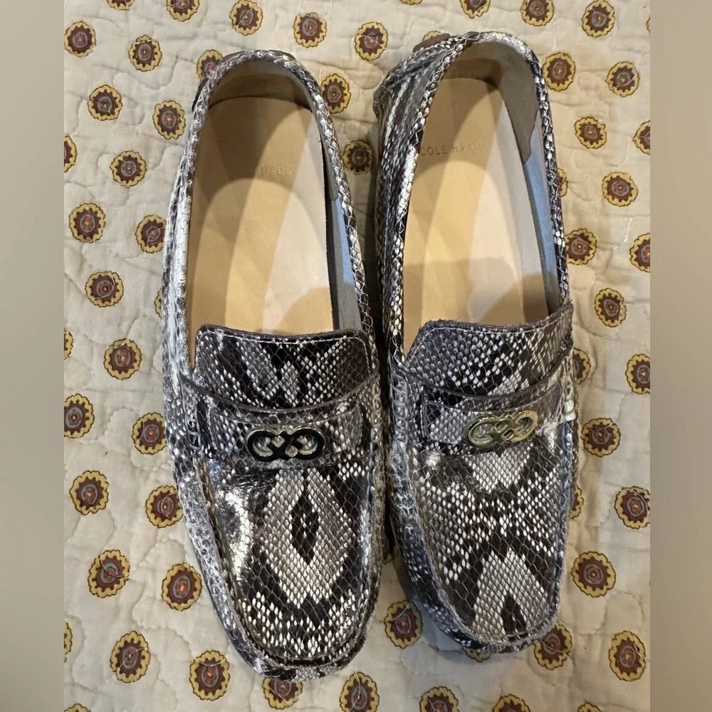 Cole Haan Shelby Bit Logo Snake Print Leather Driving Loafer Moccasins Size 8.5 - Picture 2 of 8